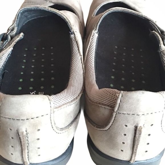 Clark’s Wave Mary Jane Shoes - Picture 6 of 8